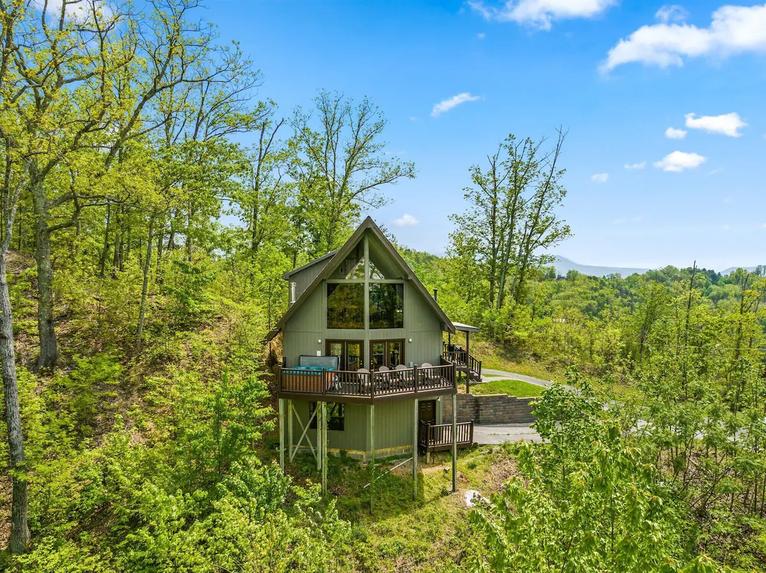 Peekin' Over Pigeon Forge